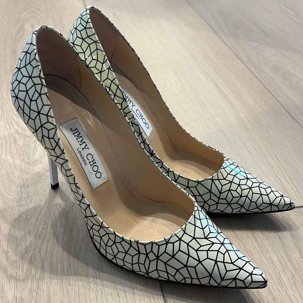 Jimmy Choo size 37 (women’s 7) black & white heels